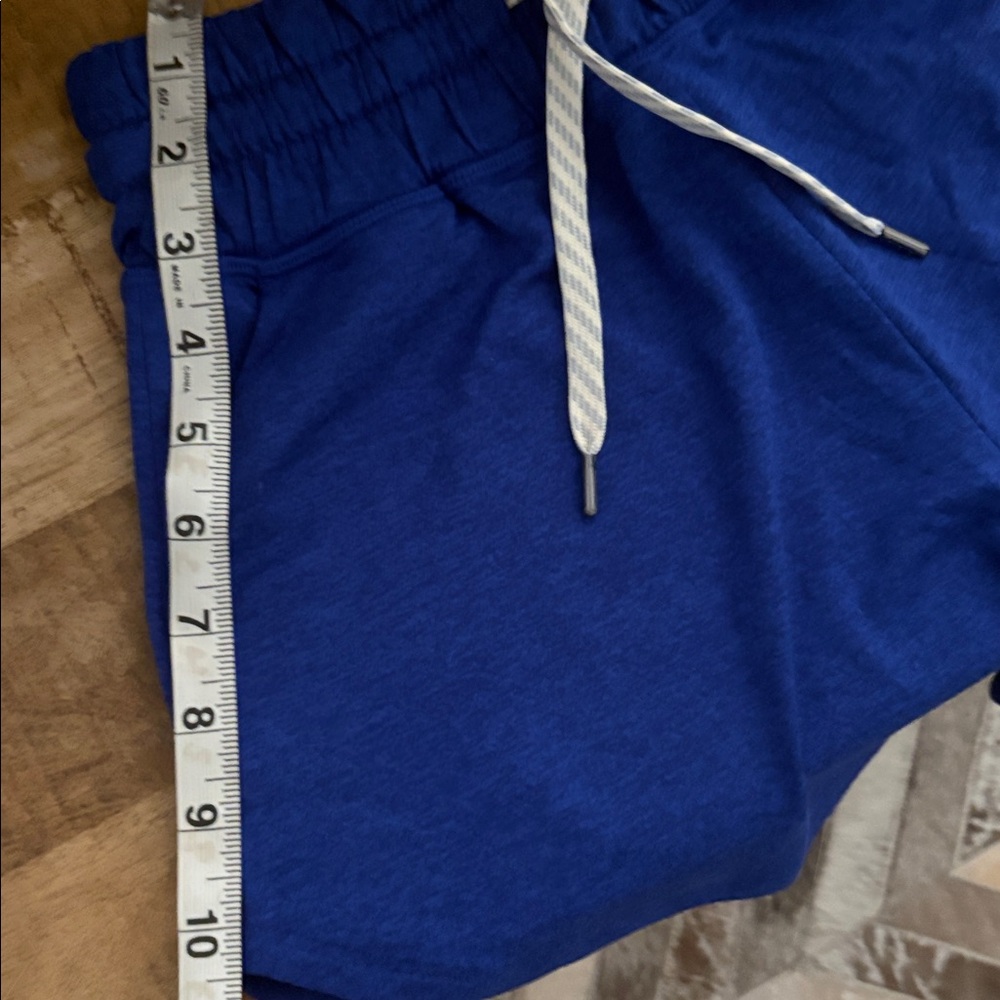 Vuori Halo Performance Shorts 2.0 in Copenhagen Heather - Picture 9 of 9